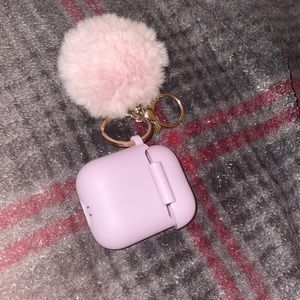 Purple lilac airpods outer case with keychain